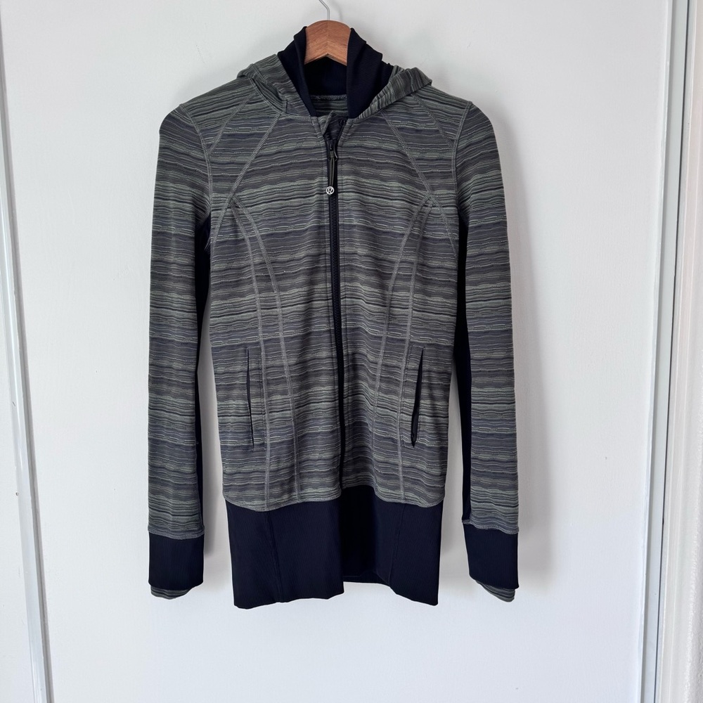 Lululemon Daily Practice Jacket Fatigue Green Black  Yoga Workout Sweatshirt S